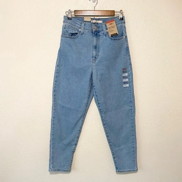 NWT Levi’s High Waisted Mom Jeans in Summer Stray - Picture 3 of 6